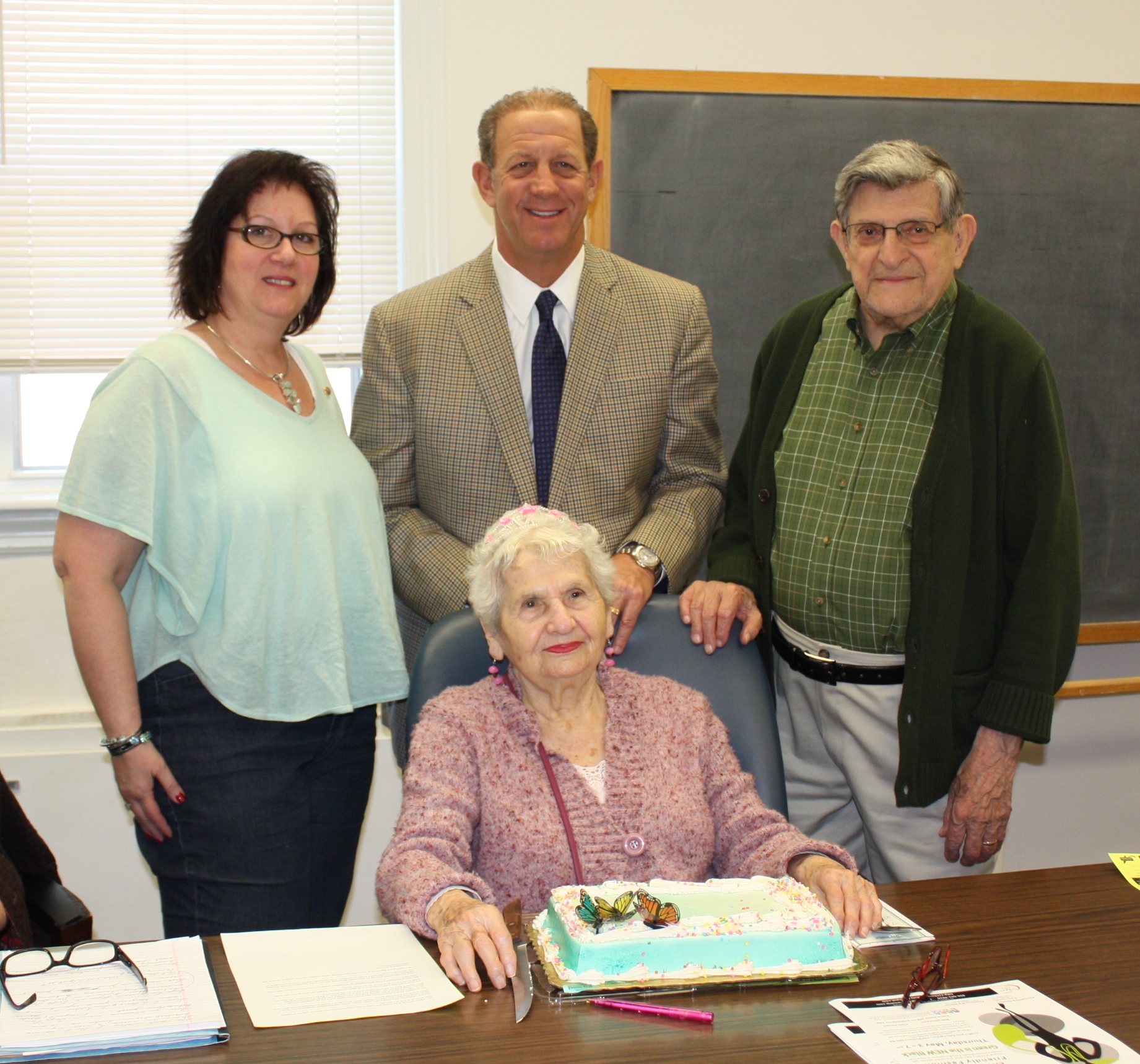 Swearing in seniors 4-17 6